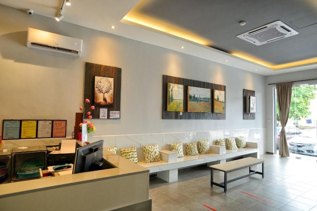 Reno Hotel Ipoh Exterior photo